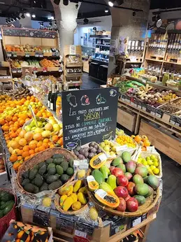281-biocoop-lyon-vendome-magasin-bio-fruit-legume-exotique.webp